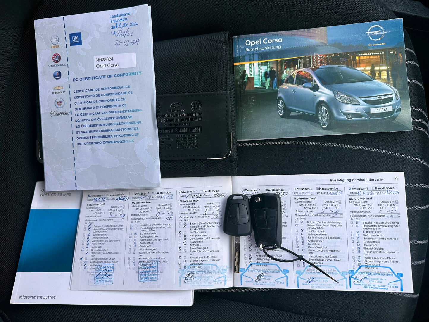 Opel Corsa 1.2i 70 CP | 2010 EURO 5 | RATE | Garantie | Livrare GRATUITĂ