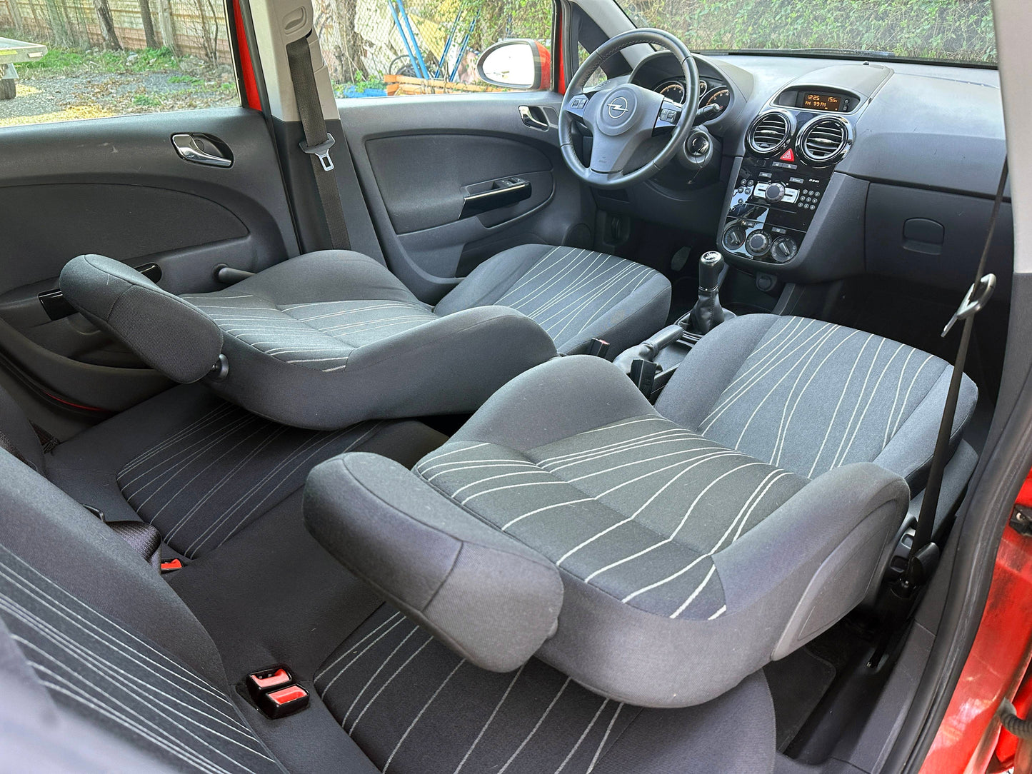 Opel Corsa 1.2i 70 CP | 2010 EURO 5 | RATE | Garantie | Livrare GRATUITĂ