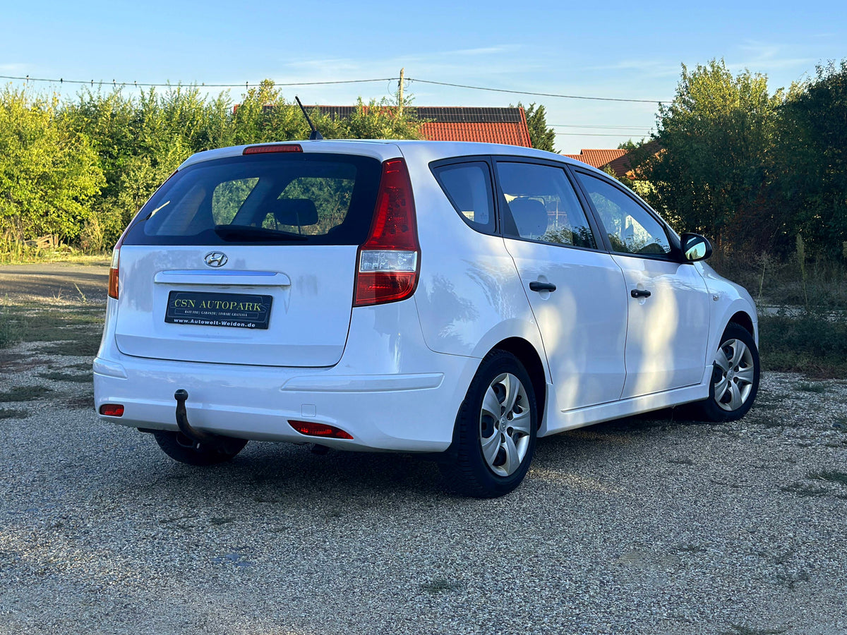 Hyundai i30 1.6 CRDI • 2011 • Diesel • 115 CP • Euro 5 • Rate fixe • Garanție • Livrare Gratuită