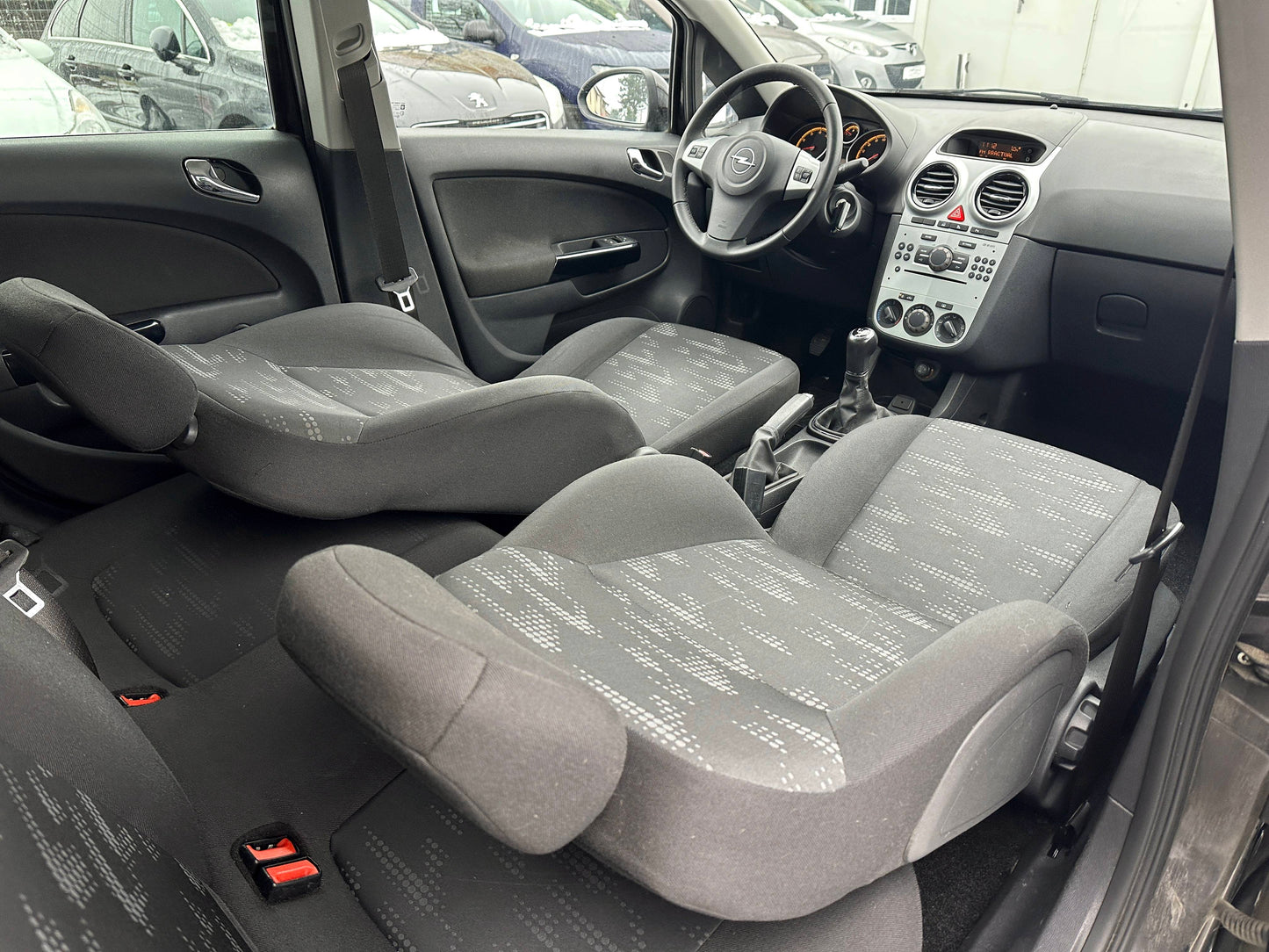 Opel Corsa D 1.4i 87 CP | AN 2011 EURO 5 | CLIMĂ | Senzori Parcare | CASH sau RATE | Garantie | Livrare