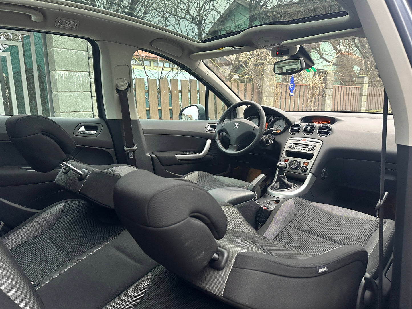 Peugeot 308 1.6i 150 CP | AN 2008 EURO 4 | Panoramic | CLIMA | Senzori parcare | CASH sau RATE | Garantie | Livrare