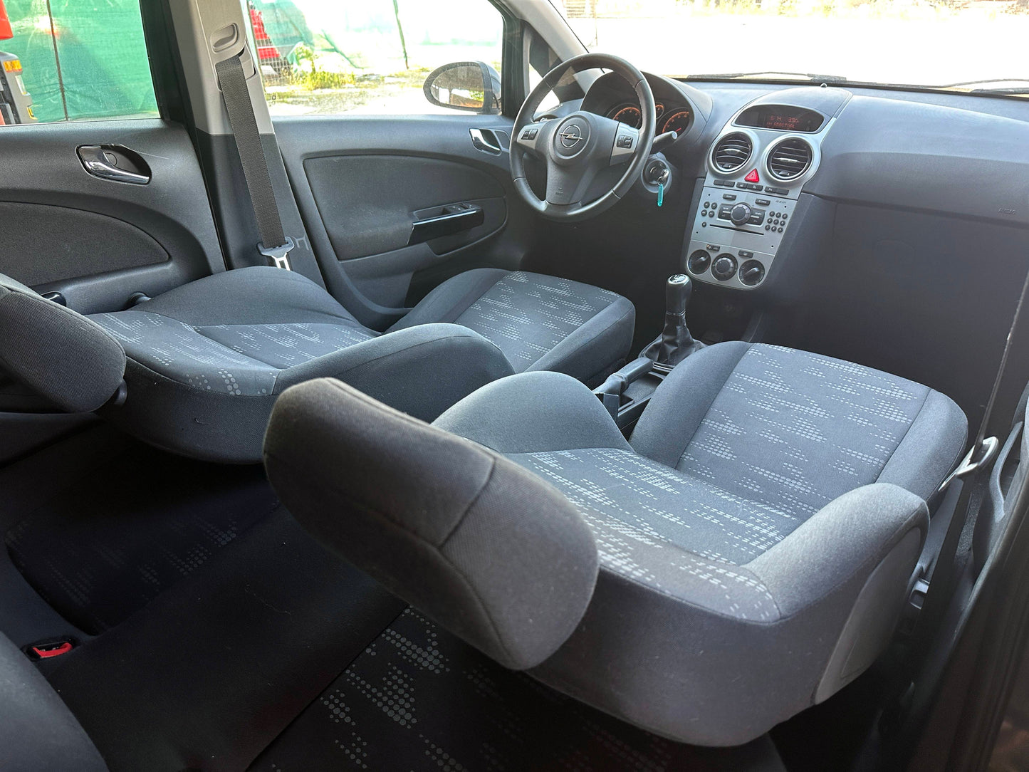 Opel Corsa D 1.4 Satellite • 2011 • Benzină • 87 CP • Euro 5