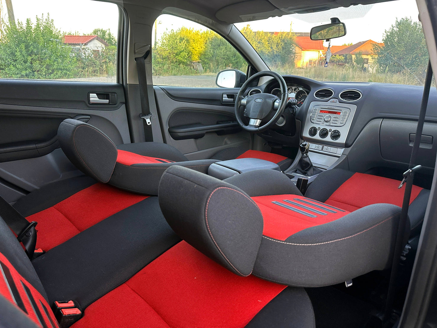 Ford Focus 1.6i • 2009 • Benzină • 115 CP • Euro 4 • Rate fixe • Garanție • Livrare Gratuită