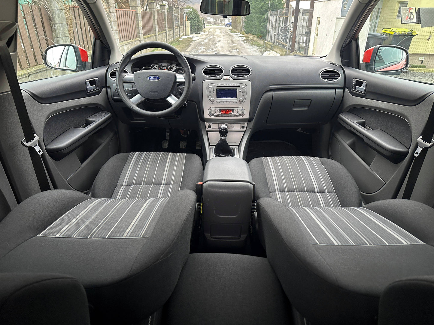 Ford Focus 1.6 TDCI 110 CP | 2009 EURO 5 | Climatronic | NAVIGATIE | Senzori Parcare | RATE | Garantie | Livrare