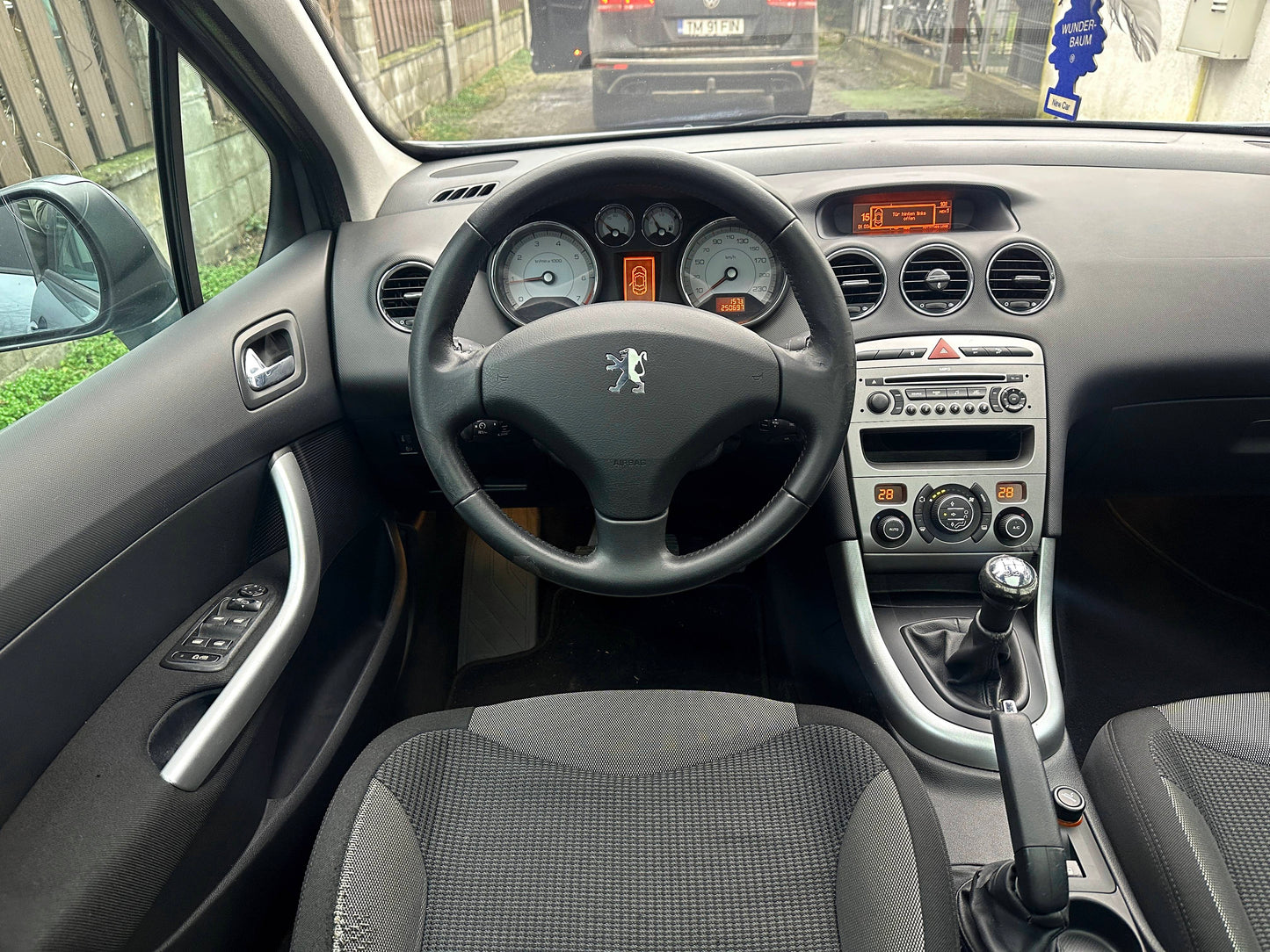 Peugeot 308 1.6i 150 CP | AN 2008 EURO 4 | Panoramic | CLIMA | Senzori parcare | CASH sau RATE | Garantie | Livrare