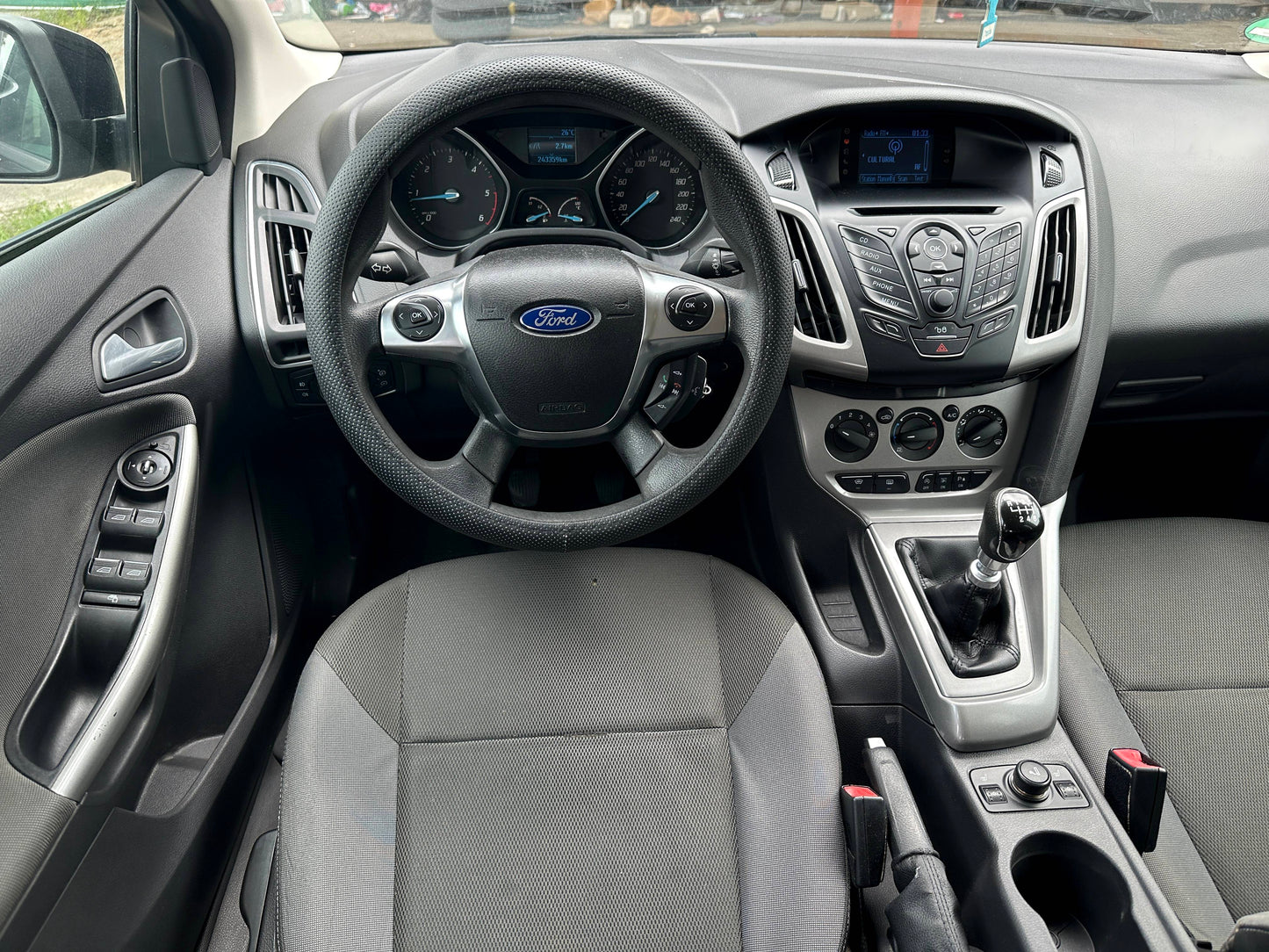Ford Focus 1.6 TDCI 115 CP | AN 2012 EURO 5 | Climă | Senzori parcare | Încălzire în scaune | CASH sau RATE | Garantie | Livrare